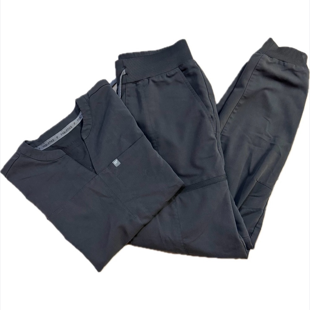 Fabletics Scrub Set